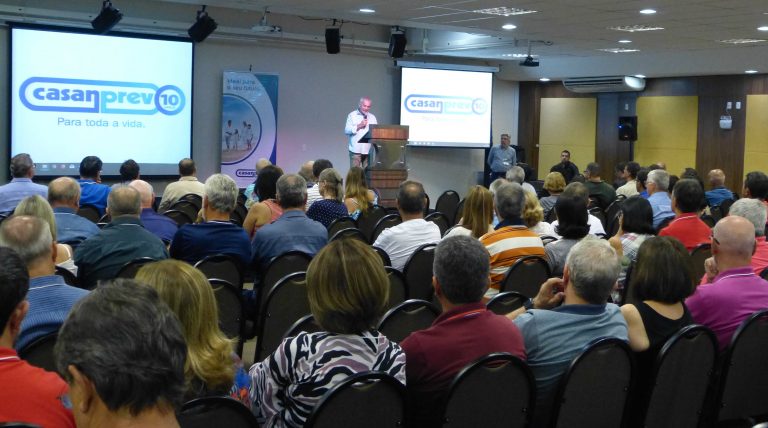 Encontro reúne aposentados de todo estado