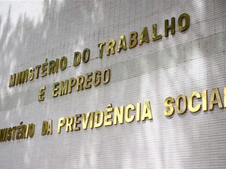 CNPC aprova resolução que regula retirada de patrocínio